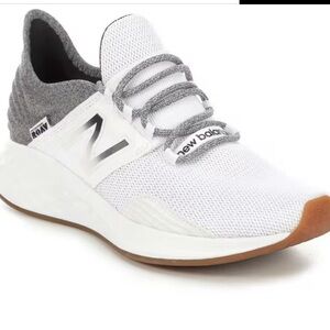 New balance Fresh Foam ROAV V1 sneakers.  Size 9